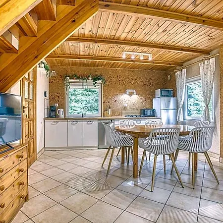 Letniskowe Jerutki Lodge Swietajno (Szczytno)